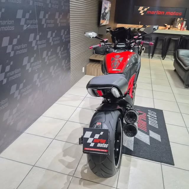 DUCATI DIAVEL CARBON LE - Imagem 12
