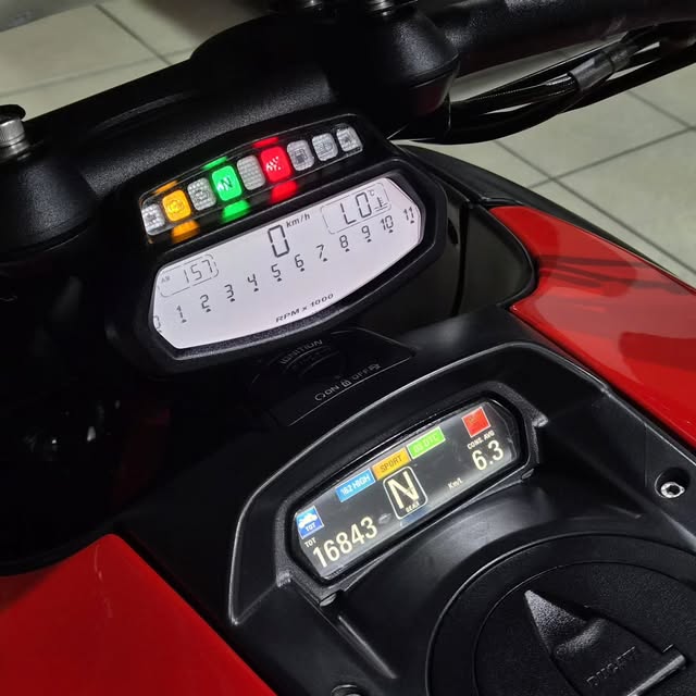 DUCATI DIAVEL CARBON LE - Imagem 3