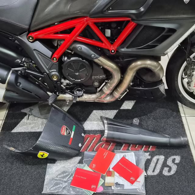 DUCATI DIAVEL CARBON LE - Imagem 5