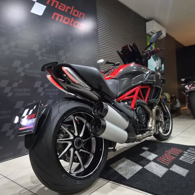 DUCATI DIAVEL CARBON LE - Imagem 6