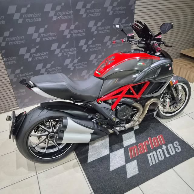 DUCATI DIAVEL CARBON LE - Imagem 8
