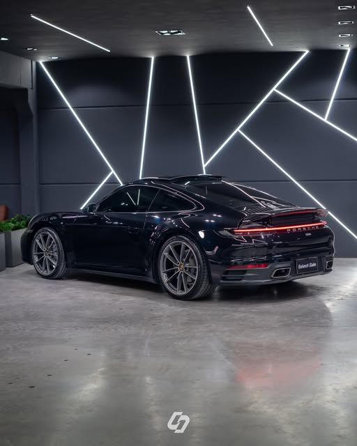 PORSCHE 911 CARRERA - Imagem 13