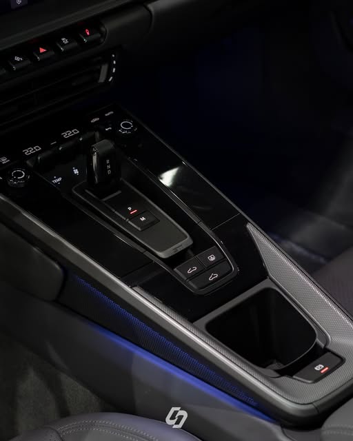 PORSCHE 911 CARRERA - Imagem 10