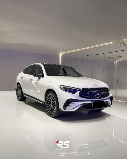 MERCEDES-BENZ GLC 300 AMG LINE - Imagem 2