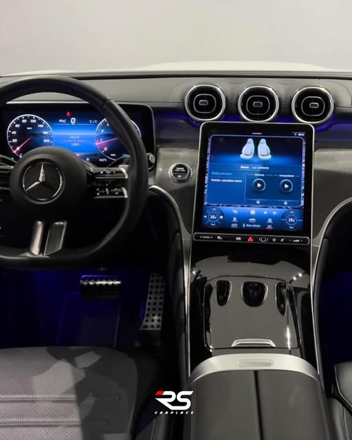 MERCEDES-BENZ GLC 300 AMG LINE - Imagem 9