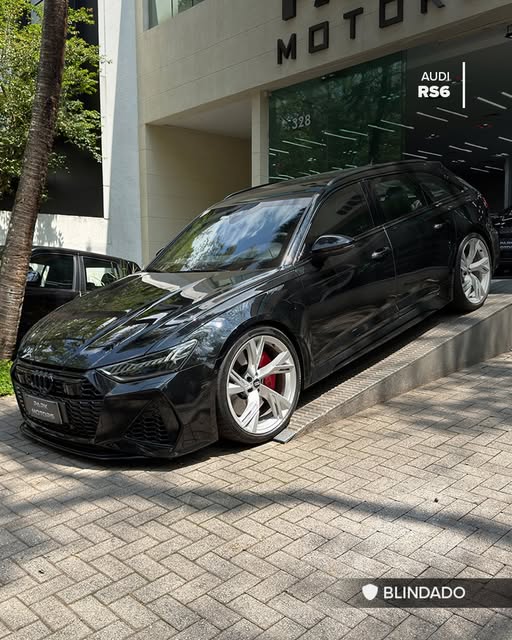 AUDI RS6 AVANT - Imagem 1