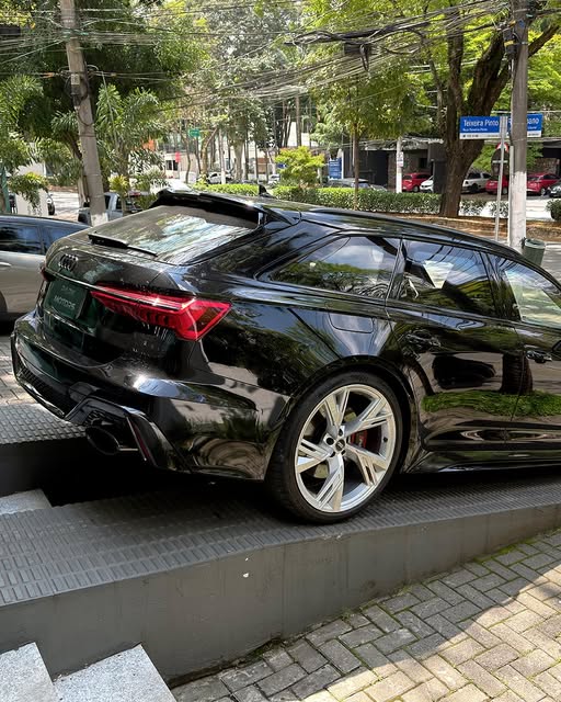 AUDI RS6 AVANT - Imagem 5
