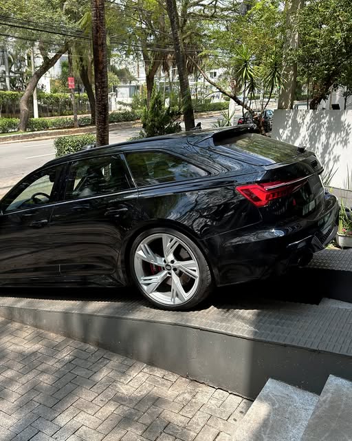 AUDI RS6 AVANT - Imagem 7