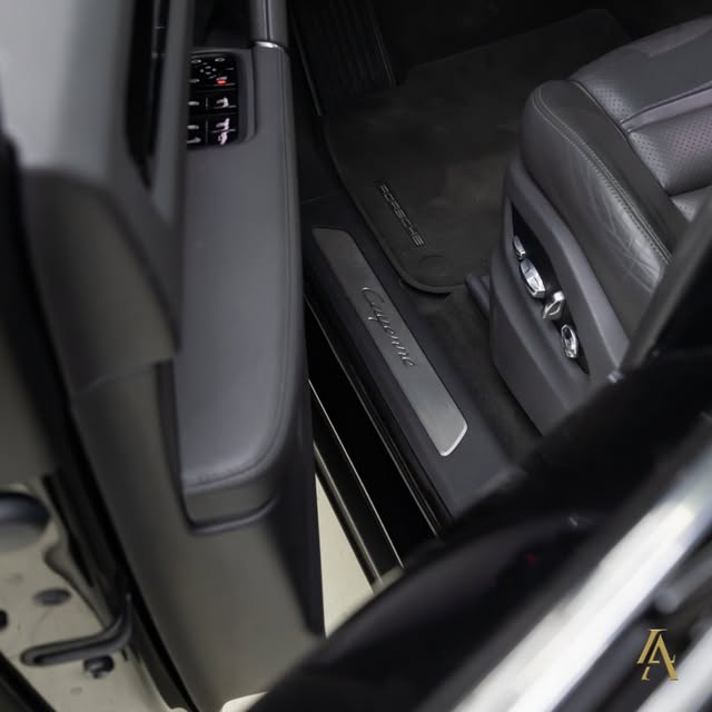 PORSCHE CAYENNE E-HYBRID - Imagem 12