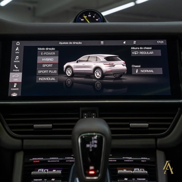 PORSCHE CAYENNE E-HYBRID - Imagem 13