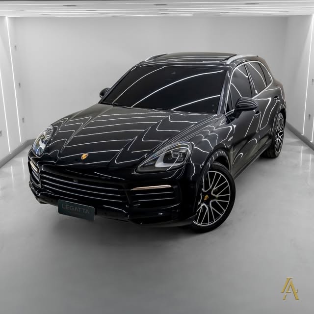 PORSCHE CAYENNE E-HYBRID - Imagem 16