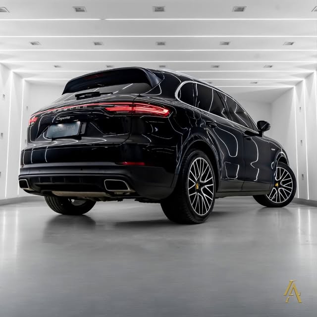 PORSCHE CAYENNE E-HYBRID - Imagem 17