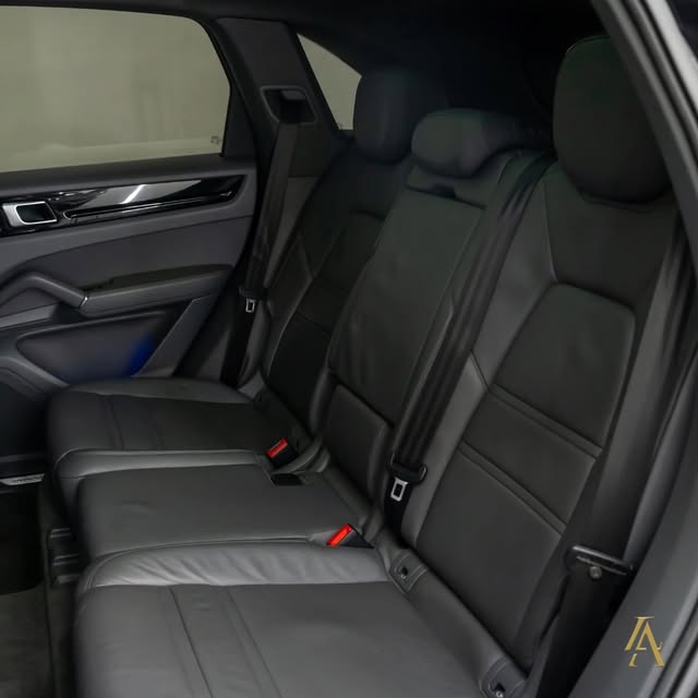 PORSCHE CAYENNE E-HYBRID - Imagem 7
