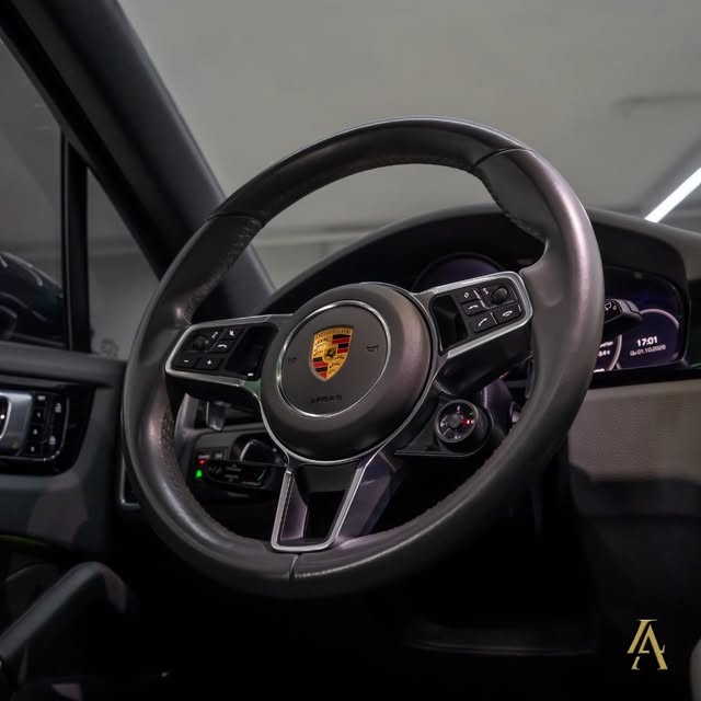 PORSCHE CAYENNE E-HYBRID - Imagem 10