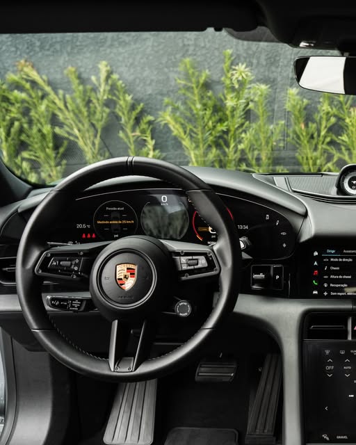 PORSCHE TAYCAN 4S CROSS TURISMO - Imagem 5