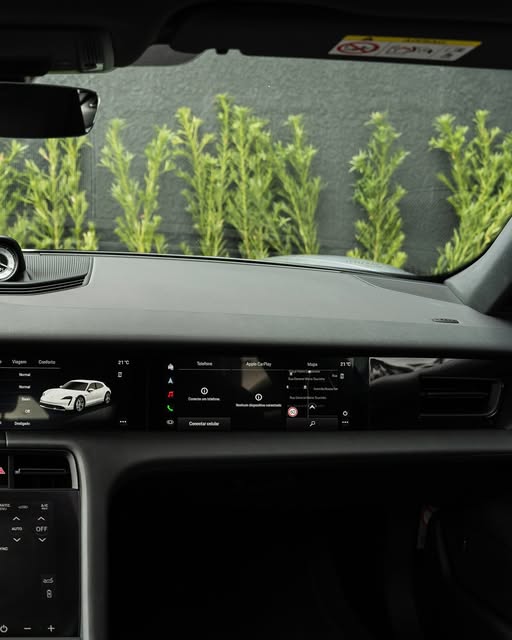 PORSCHE TAYCAN 4S CROSS TURISMO - Imagem 6