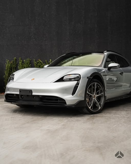 PORSCHE TAYCAN 4S CROSS TURISMO - Imagem 10