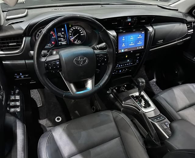 TOYOTA HILUX SW4 SRX - Imagem 6