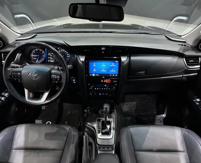 TOYOTA HILUX SW4 SRX - Imagem 7