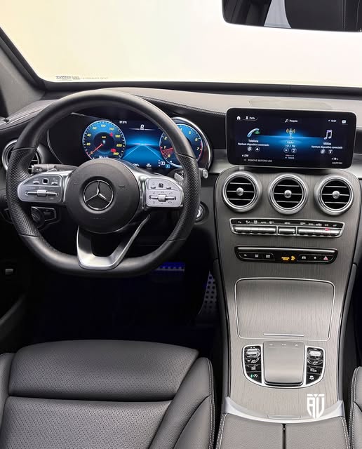 MERCEDES-BENZ GLC 300 COUPE - Imagem 11