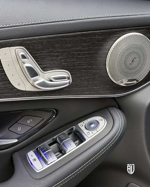 MERCEDES-BENZ GLC 300 COUPE - Imagem 10