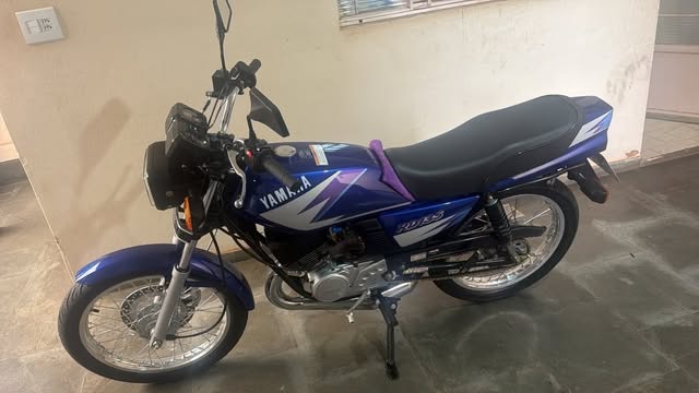 YAMAHA RD 135 - Imagem 1