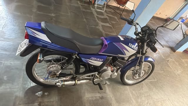 YAMAHA RD 135 - Imagem 3