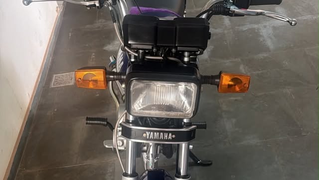 YAMAHA RD 135 - Imagem 4