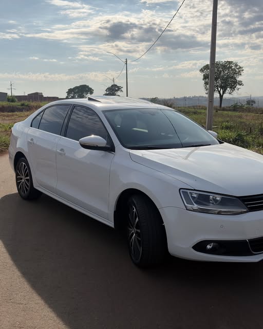 VOLKSWAGEN JETTA HIGHLINE - Imagem 2
