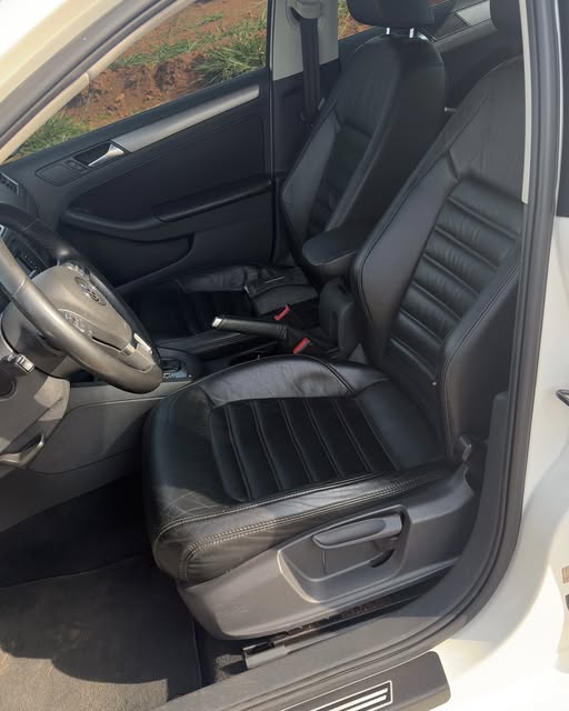 VOLKSWAGEN JETTA HIGHLINE - Imagem 12