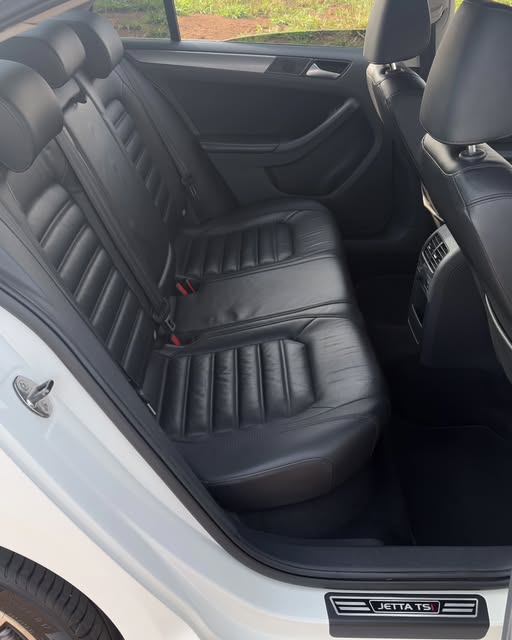 VOLKSWAGEN JETTA HIGHLINE - Imagem 14