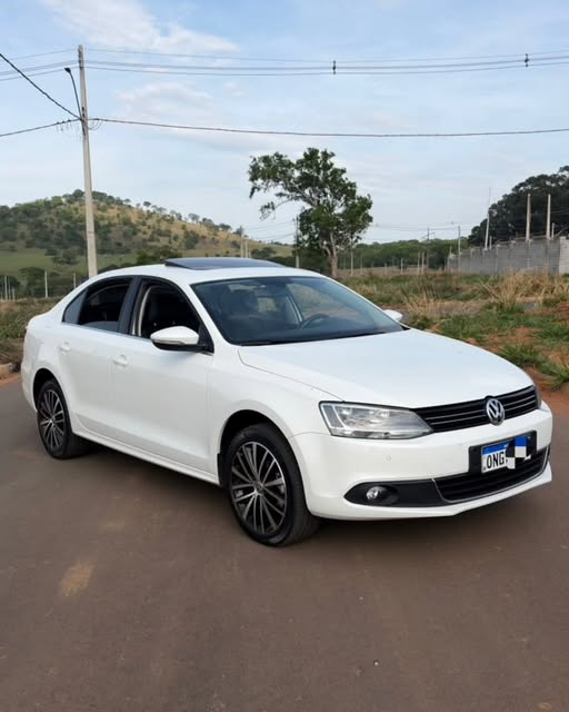 VOLKSWAGEN JETTA HIGHLINE - Imagem 3
