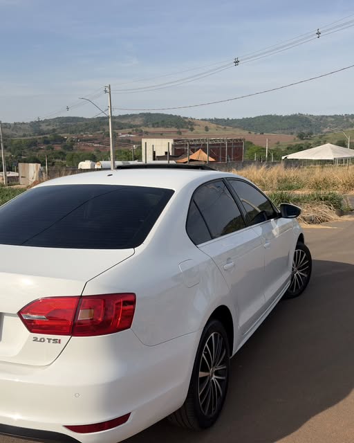 VOLKSWAGEN JETTA HIGHLINE - Imagem 8
