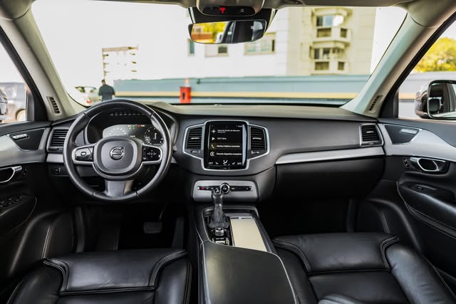 VOLVO XC90 D5 MOMENTUM - Imagem 2