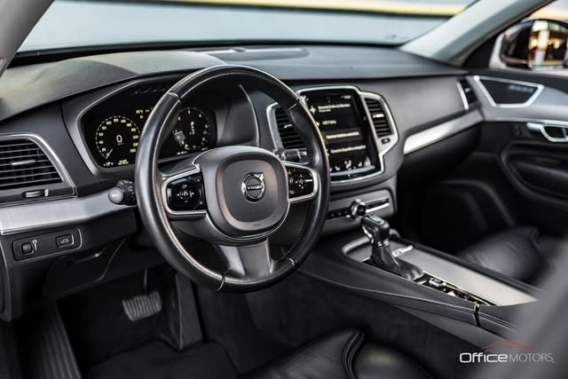 VOLVO XC90 D5 MOMENTUM - Imagem 6