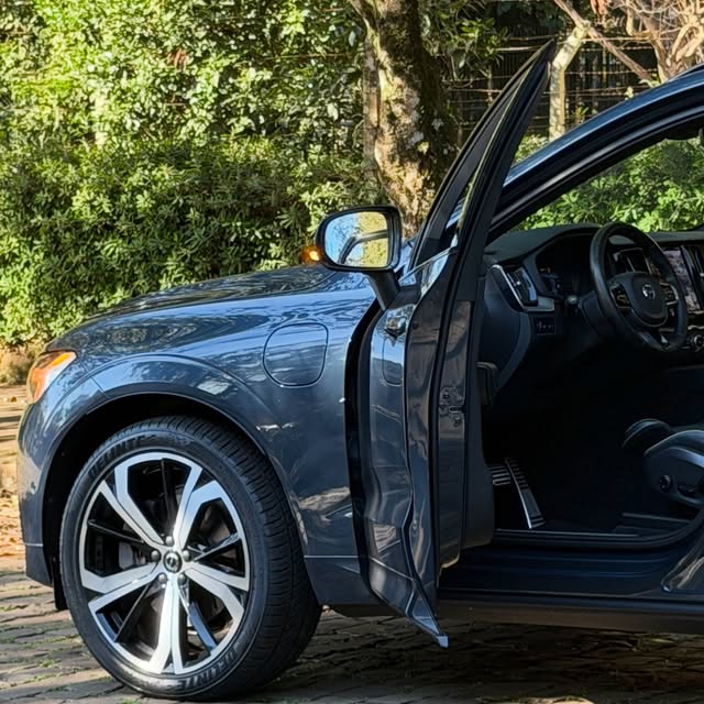 VOLVO XC60 T-8 R-DESIGN - Imagem 2