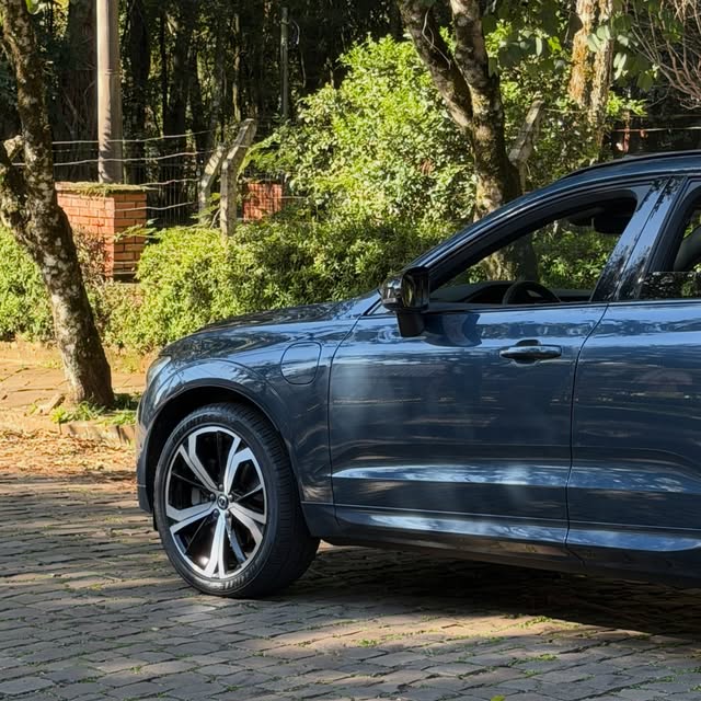 VOLVO XC60 T-8 R-DESIGN - Imagem 3