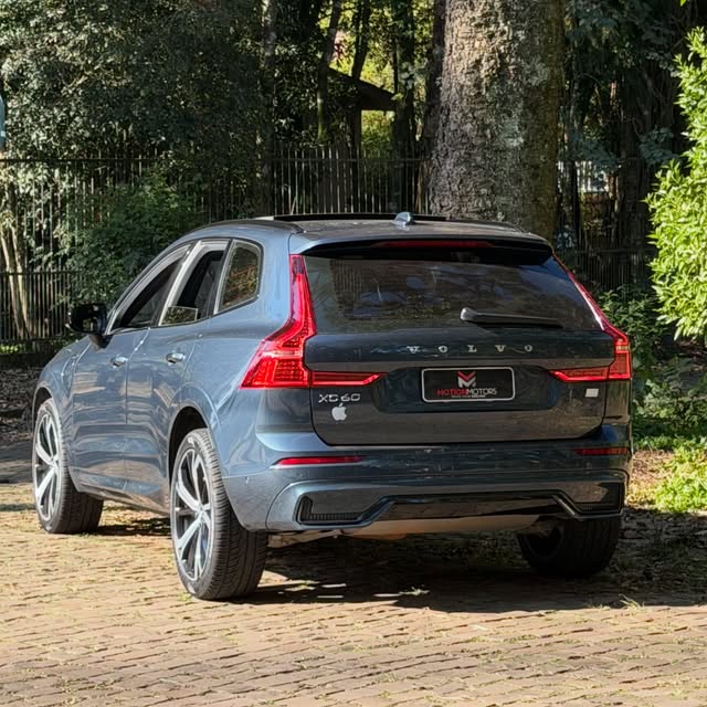 VOLVO XC60 T-8 R-DESIGN - Imagem 8