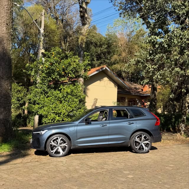 VOLVO XC60 T-8 R-DESIGN - Imagem 9