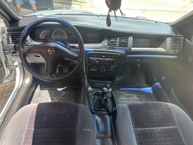 GM VECTRA GLS 2.2 8V - Imagem 13