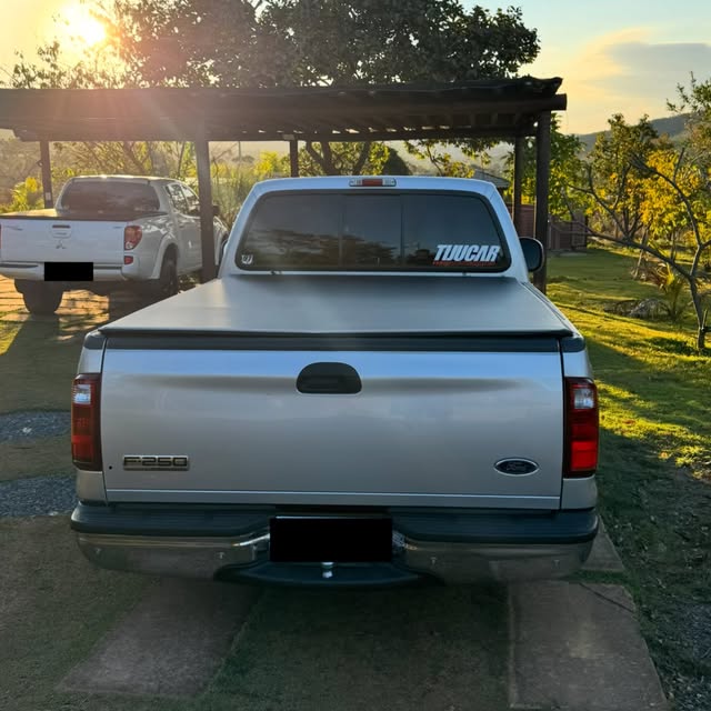 FORD F-250 XLT-L - Imagem 5