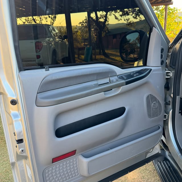 FORD F-250 XLT-L - Imagem 9