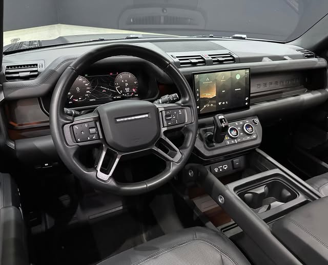 LAND ROVER DEFENDER D300 TURBO DIESEL MHEV 110 X-DYNAMIC HSE AWD AUTOMÁTICO - Imagem 6