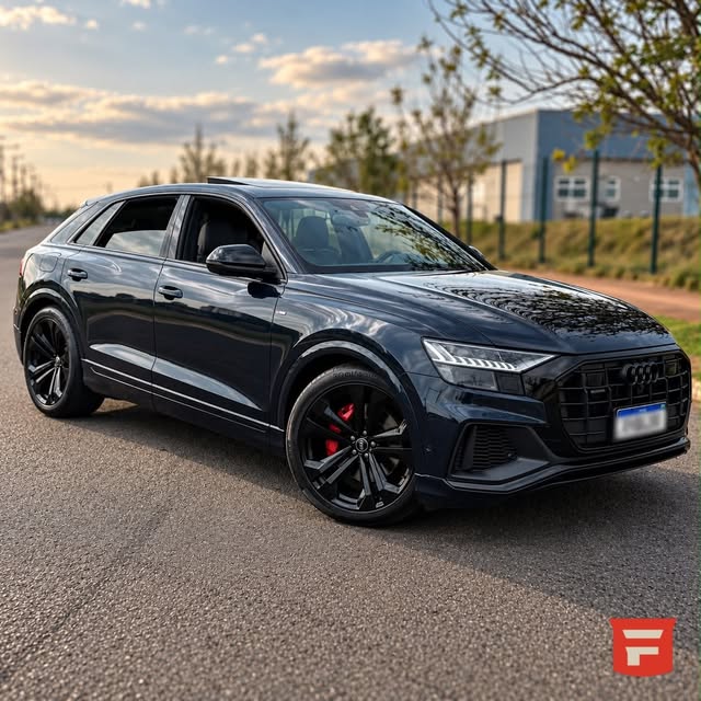AUDI Q8 PERFORMANCE BLACK - Imagem 1