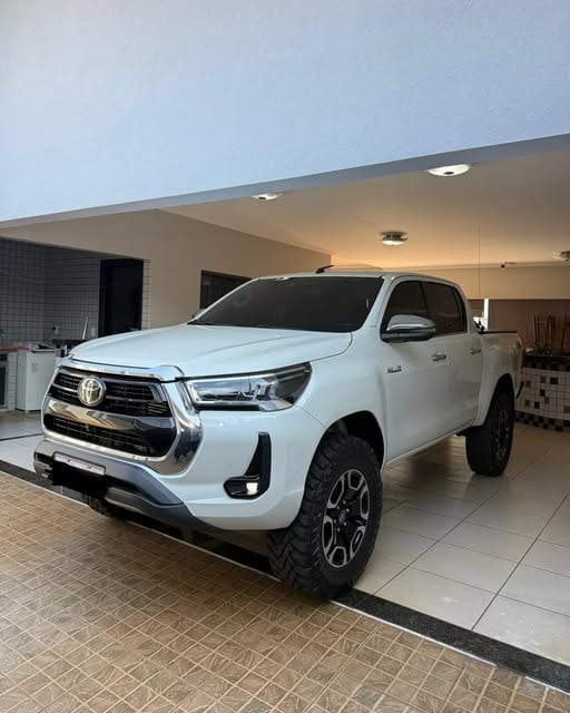 TOYOTA HILUX SRX