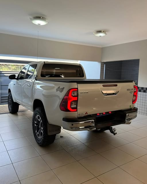 TOYOTA HILUX SRX - Imagem 2