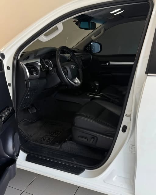 TOYOTA HILUX SRX - Imagem 4
