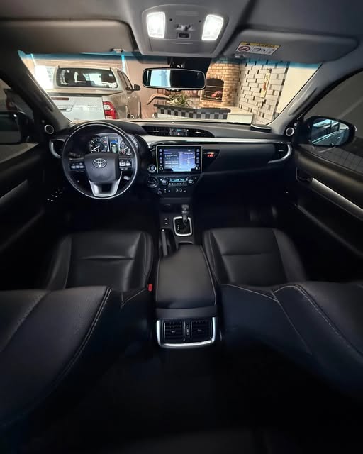 TOYOTA HILUX SRX - Imagem 5