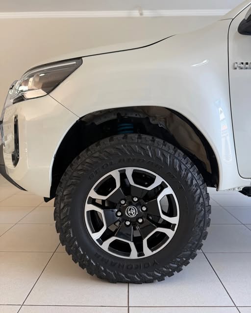 TOYOTA HILUX SRX - Imagem 9