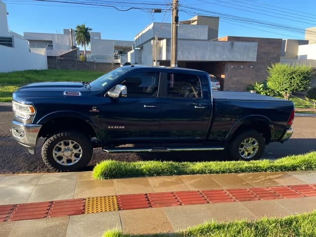 RAM 3500 LARAMIE